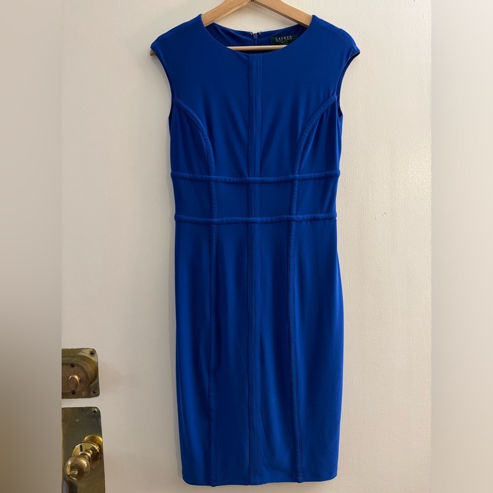 Stunning Ralph Lauren Sheath Dress in Royal Blue with a flattering bodice size 4